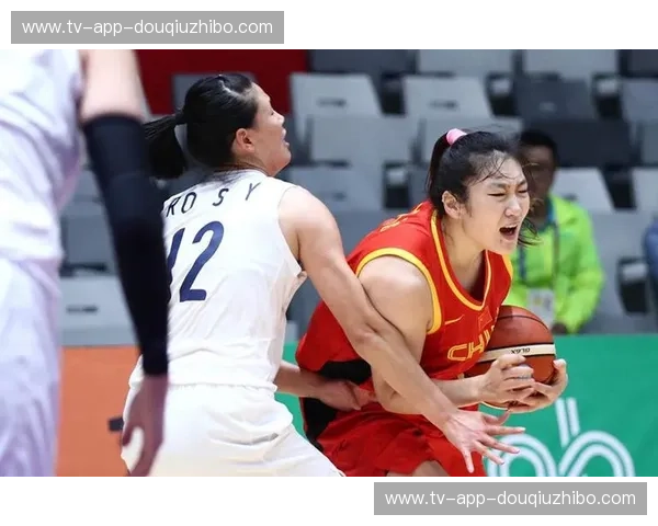 铁血巾帼的巅峰碰撞：中国女篮vs白俄罗斯，一场关于意志与天赋的视觉盛宴